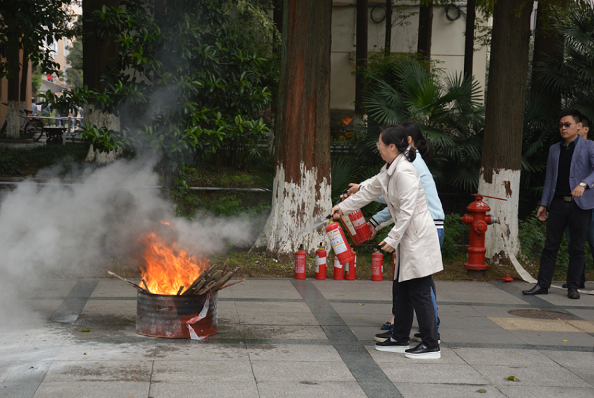 消防安全知识讲座_03.png